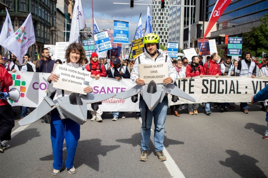 Tens of thousands march in Brussels against austerity and cuts